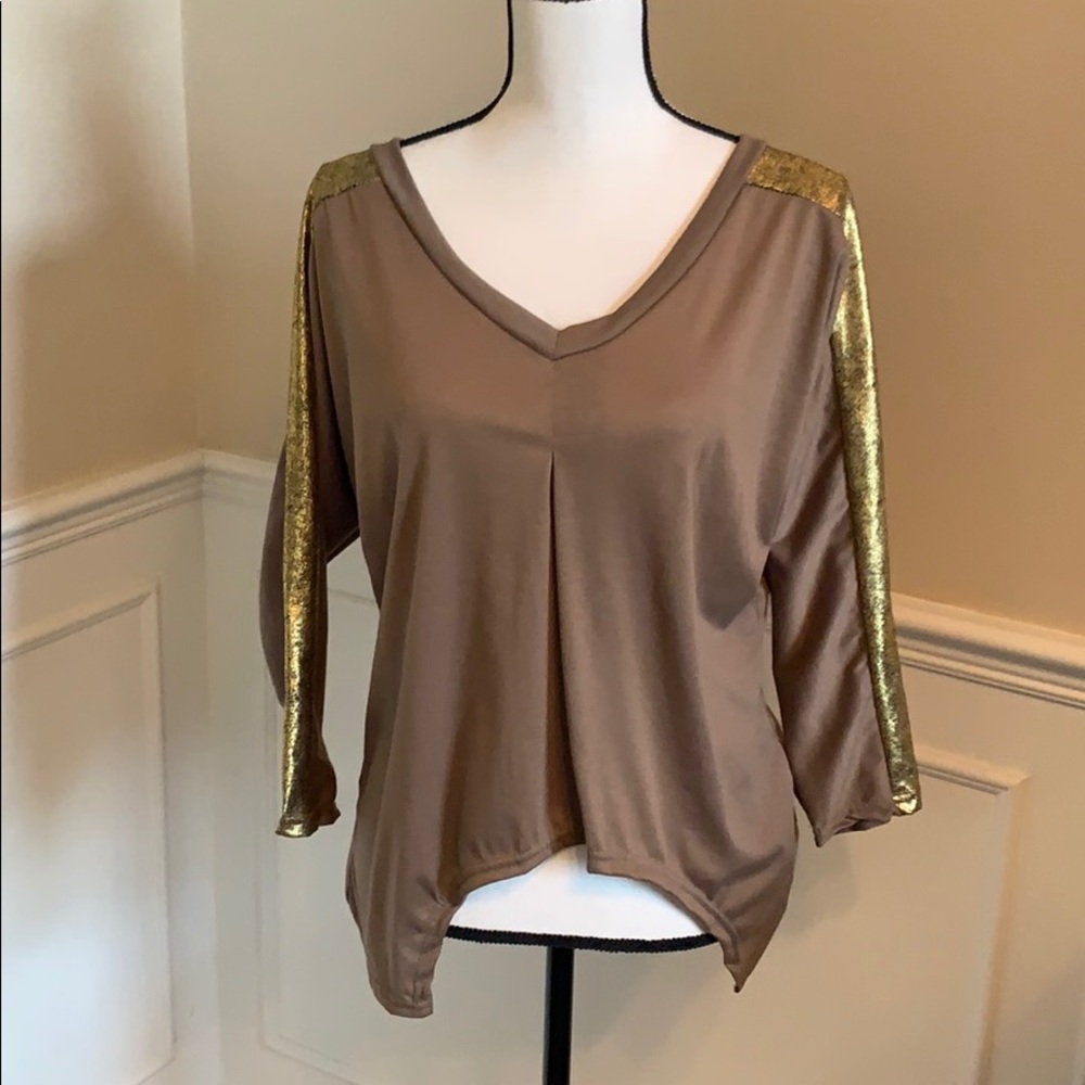 Medium Tan cotton top.
